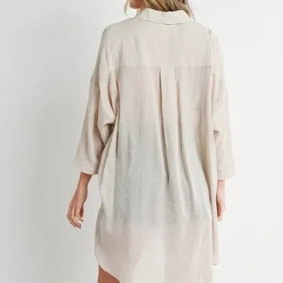 CLEAR OUT!!!! Tie-Front Dolphin Hem Tunic Shirt - Picture 3 of 8